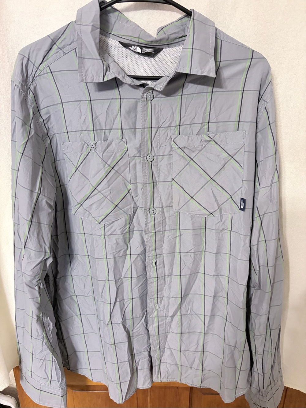 The North Face Men's Light Gray Plaid Long-Sleeve Shirt Jacket